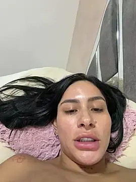 Stripchat Watch Live Sex Cams of MoraFit_