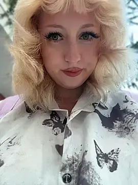 Stripchat Free Live Porn of RonnieKiss