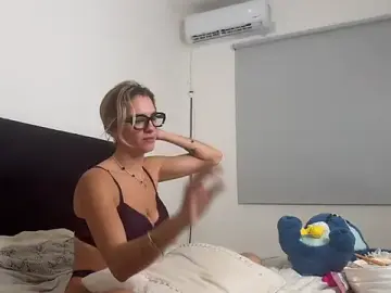 Stripchat Sex Cam of daisy_sweetx