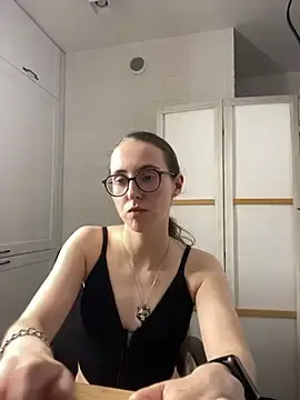 Stripchat Live Sex Cam of MartiniiSelenna