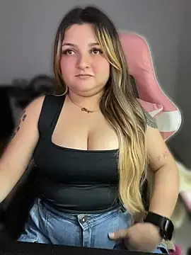 Stripchat Sex Cam of SweetFoxEyes_