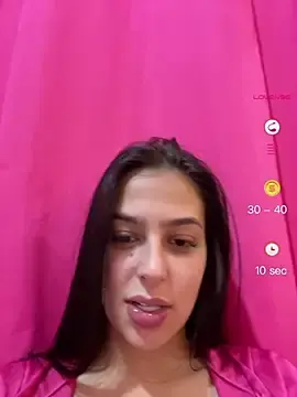 Stripchat Nude Webcam of jujuarantes__2026
