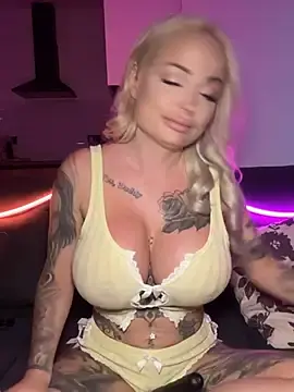 Stripchat Watch Live Sex Cams of shortybig_official