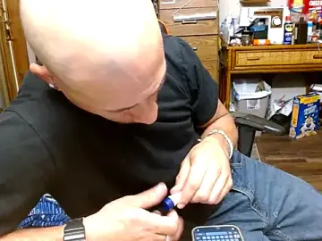 Stripchat Sex Cam of tongueispowerr6d9