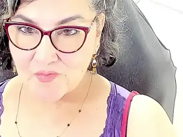 Stripchat Live Porn of cataleya_mom