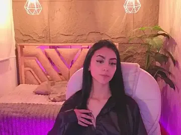 Stripchat Sex Cam of Coralinnee_