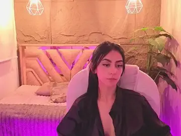Stripchat Adult Webcam of Coralinnee_