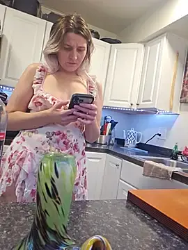 Stripchat Free Live Porn of ScarletCallings_420