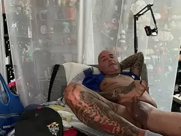 Stripchat Live Sex of lovetatts64