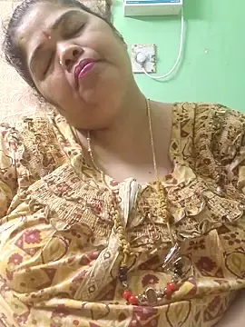 Stripchat Free Porn Cam of tamilthanushri