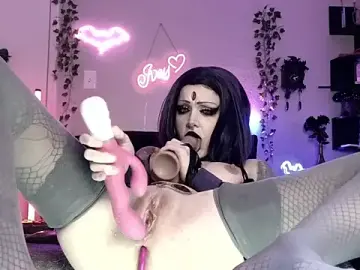 Stripchat Free Porn Cam of Ivey_Strigoi