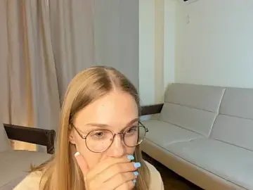 Stripchat Live Sex Cam of FemMantis