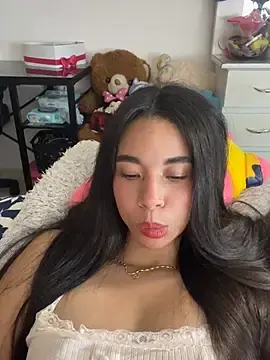 Stripchat Free Live Porn of Milleradhara24