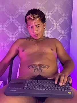 Stripchat Sex Cam of Joel_carterr