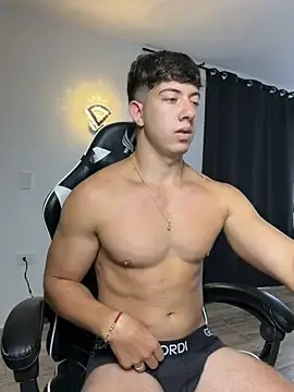 Stripchat Live Sex Cam of SEAN_CRUISE