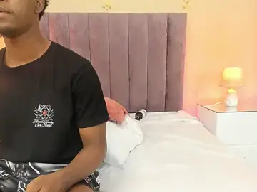 Stripchat Live Sex Cam of Kiaraa_y_Her_Crazy