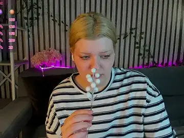 Stripchat Free Porn Cam of Michele_Greenn