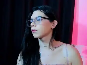 Stripchat Sex Cam of Beverlydoll_