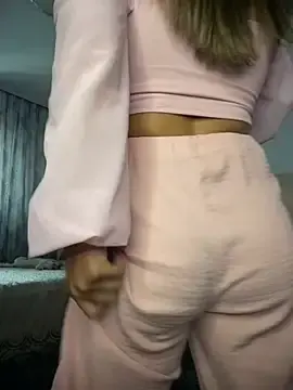 Stripchat Sex Cam of HotXMom_