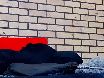 Stripchat Nude Webcam of IvoryDreams