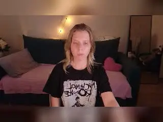 Xlovecam Free Live Porn of VikiCharm