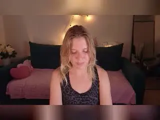 Xlovecam Adult Webcam of VikiCharm