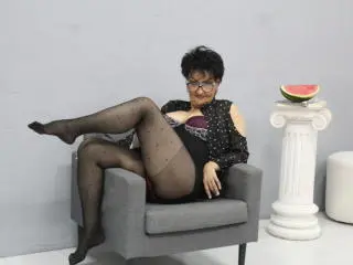 Xlovecam Free Porn Cam of SondraRiddle
