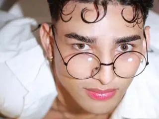 Xlovecam Nude Webcam of LogaanHotts