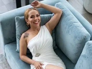 Xlovecam Free Live Porn of AmberDillucca