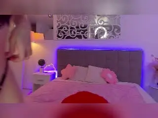 Xlovecam Watch Live Sex Cams of LuisaClover