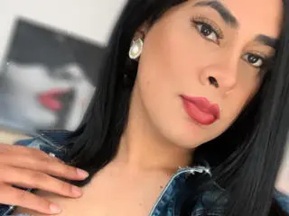 Xlovecam Sex Chat of SaraWinson