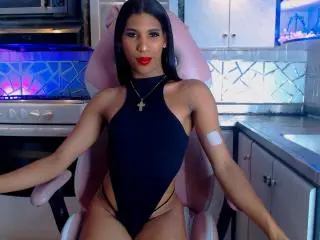 Xlovecam Sex Cam of QueenMirandaG