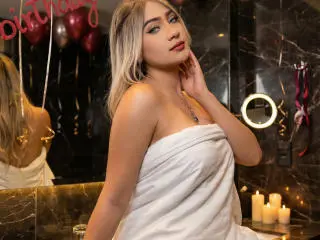 Xlovecam Live Sex of VictoriiaGrey