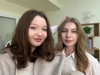 Xlovecam Sex Cam of MazieCahal