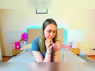 Xlovecam Free Porn Cam of MelanieCutes
