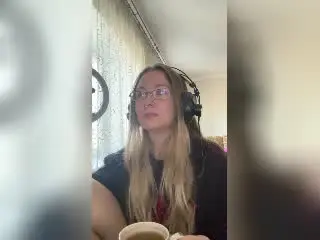 Xlovecam Free Porn Cam of Meeranda