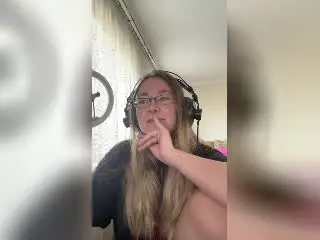 Xlovecam Free Porn Cam of Meeranda