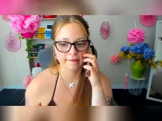 Xlovecam Live Sex Cam of KarKutie
