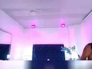 Xlovecam Best live sex cam show of LeiaLaurent