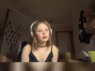 Xlovecam Live Porn of CheliaFloerke