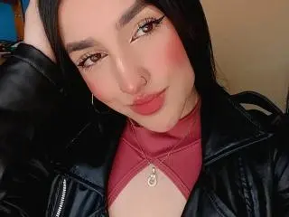 Xlovecam Free Live Porn of YviTaylor