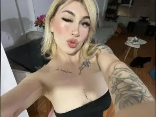 Xlovecam Live Sex Cam of SammyViolet