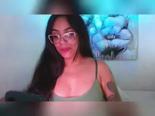 Xlovecam Watch Live Sex Cams of MikeAndLunaa