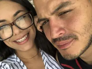 Xlovecam Live Sex of MikeAndLunaa