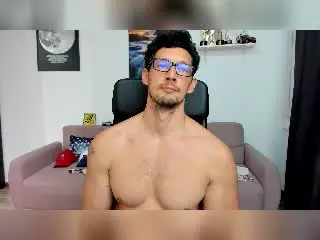 Xlovecam Sex Cam of BrutusK