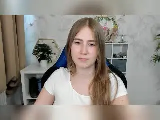 Xlovecam Sex Cam of MeganCandy