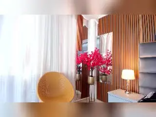 Xlovecam Private Sex Chat of SophieDelaney