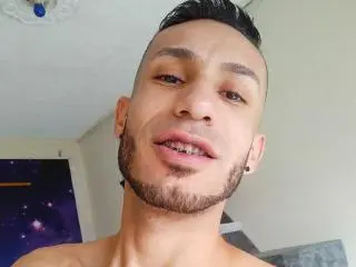 Xlovecam Free Porn Cam of WolfMonsterCock