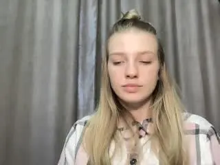 Xlovecam Sex Cam of Ginnia