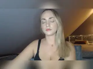 Xlovecam Sex Chat of ScarlettLips